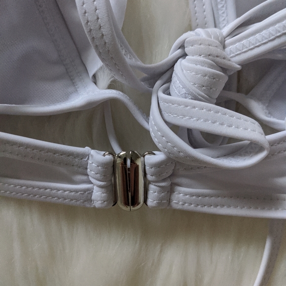 White ruffle trim wrap strap bikini top - Picture 5 of 7